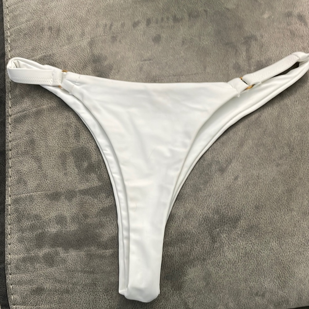 Zaful o-ring cheeky bikini bottoms